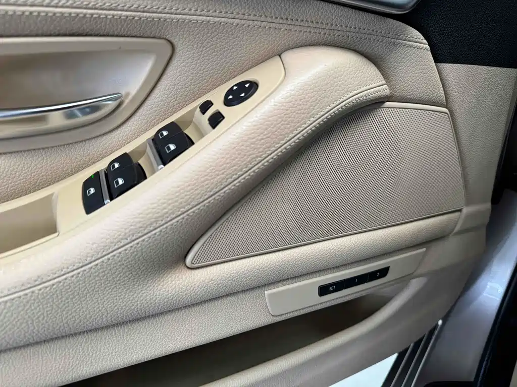BMW 5 Series — миниатюра 14