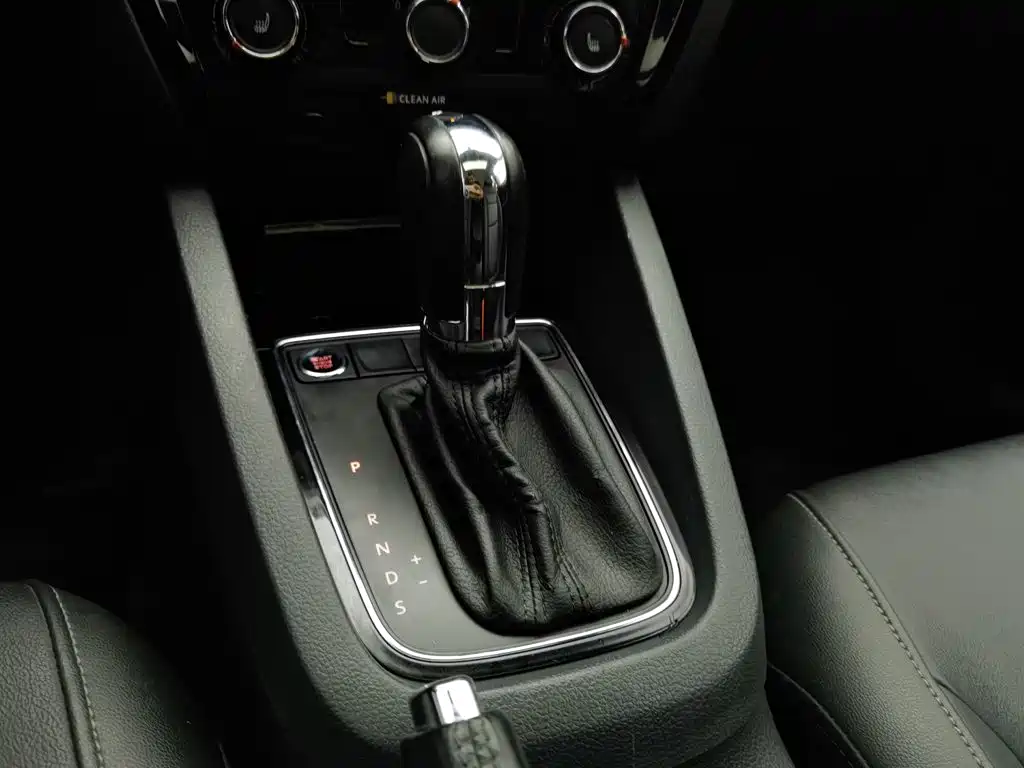Volkswagen Sagitar — миниатюра 13