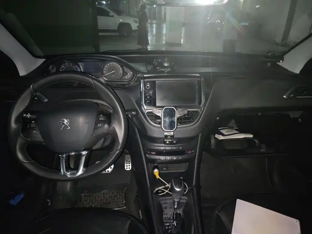 Peugeot 2008 — миниатюра 5