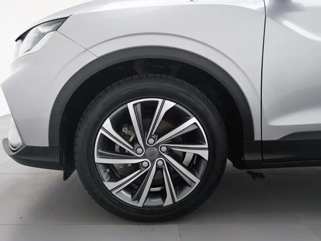 Geely Binyue — миниатюра 17
