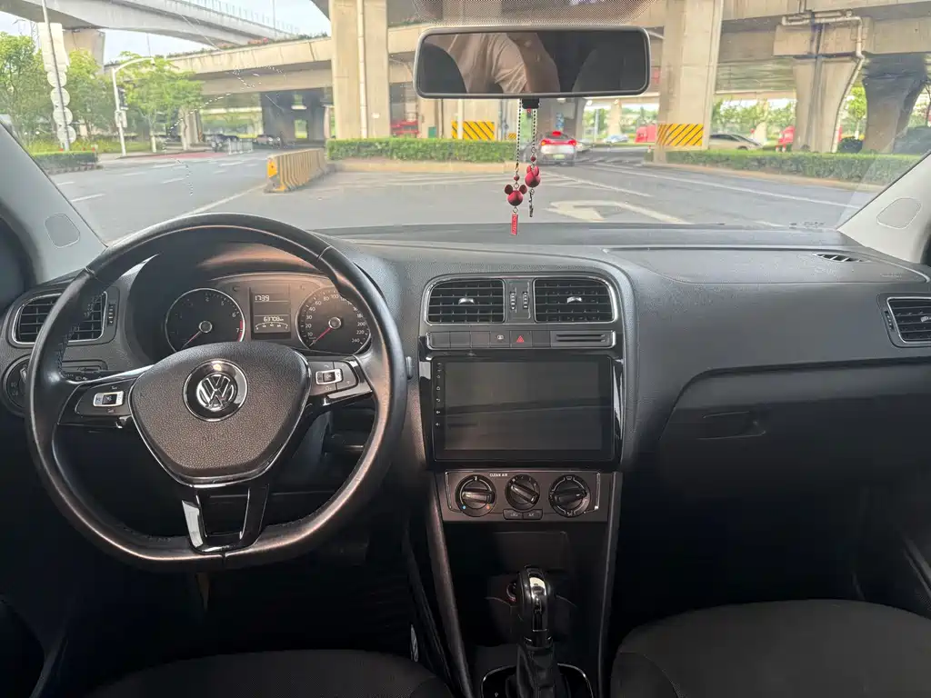 Volkswagen Polo 2016 1.6L AT Comfort
