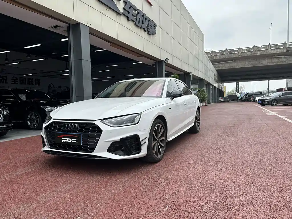 Audi A4L 2022 40 TFSI Luxury