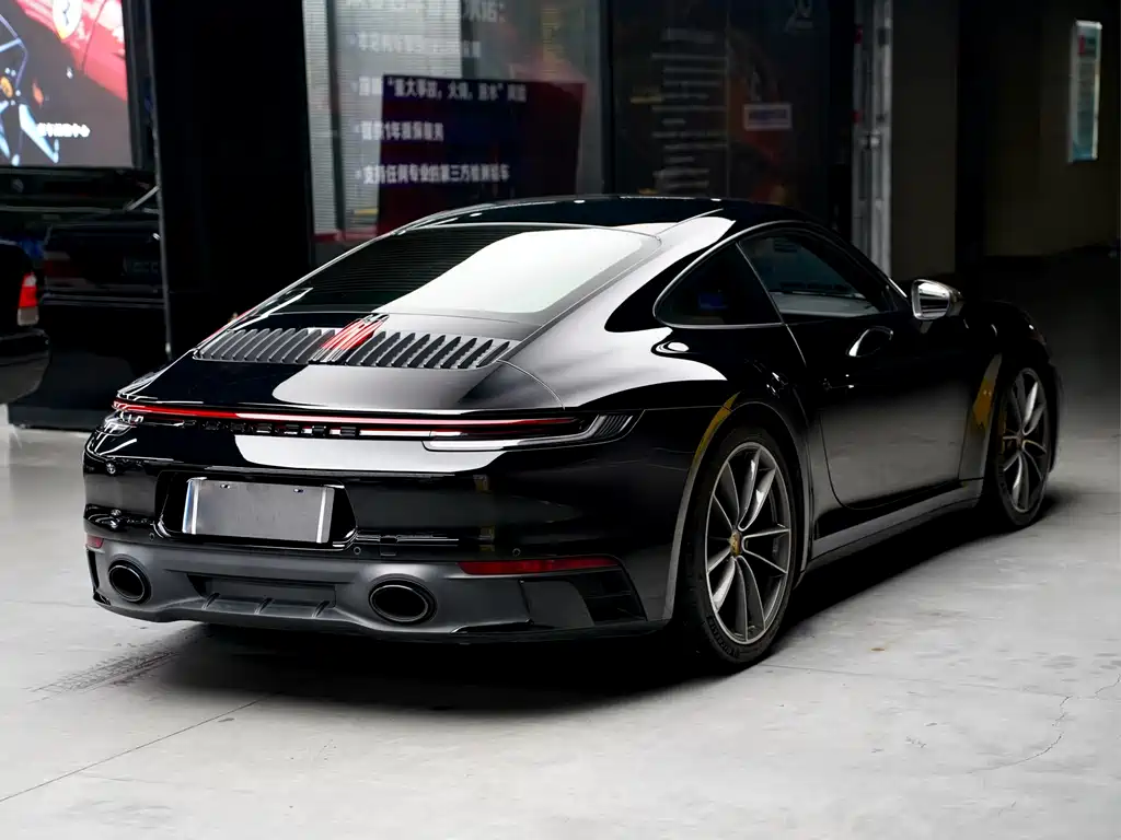 Porsche 911 2023 Carrera 3.0T