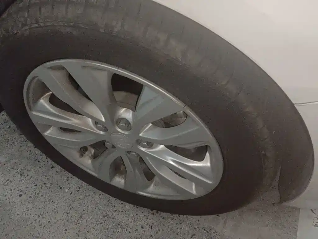Buick Excelle — миниатюра 8