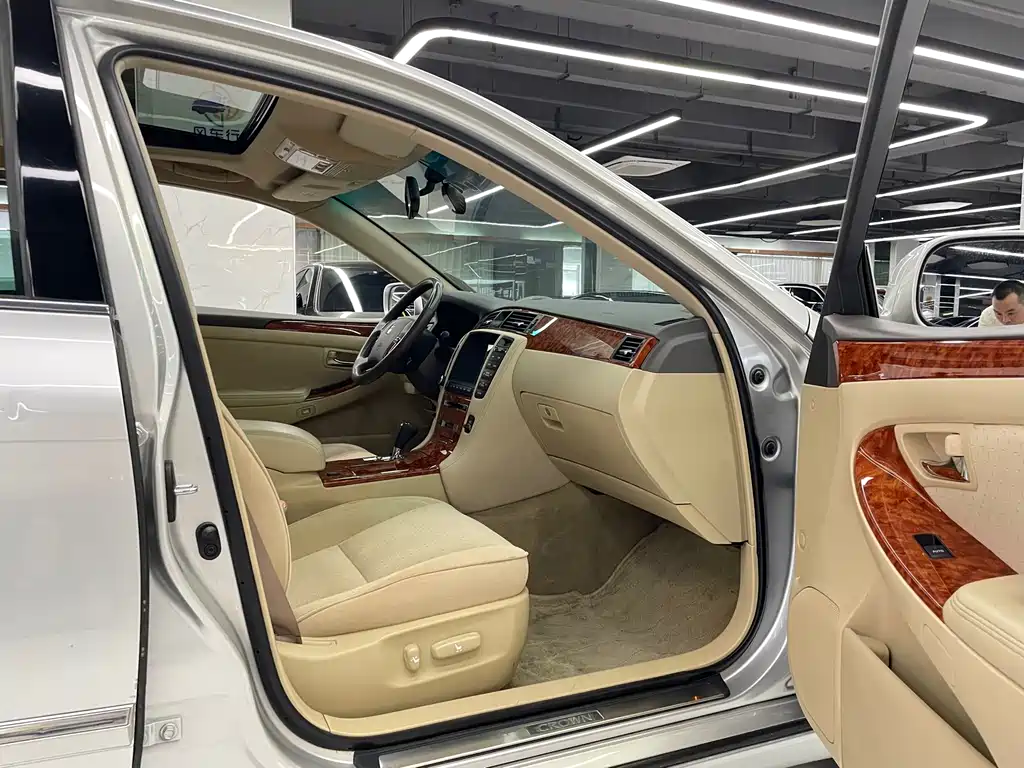 Toyota Crown 2007 2.5L Royal