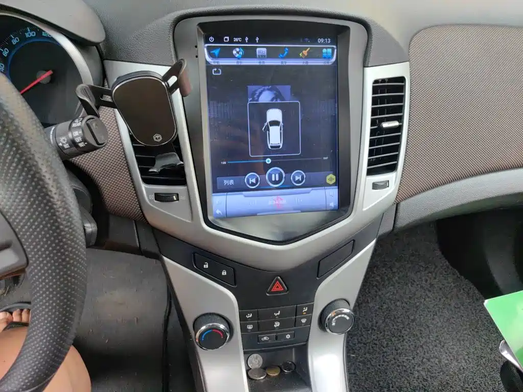 Chevrolet Cruze — миниатюра 14