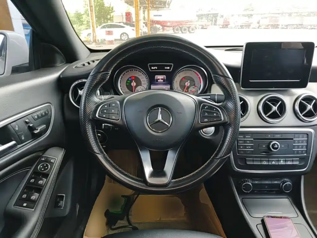 Mercedes-Benz CLA (Import) — миниатюра 11