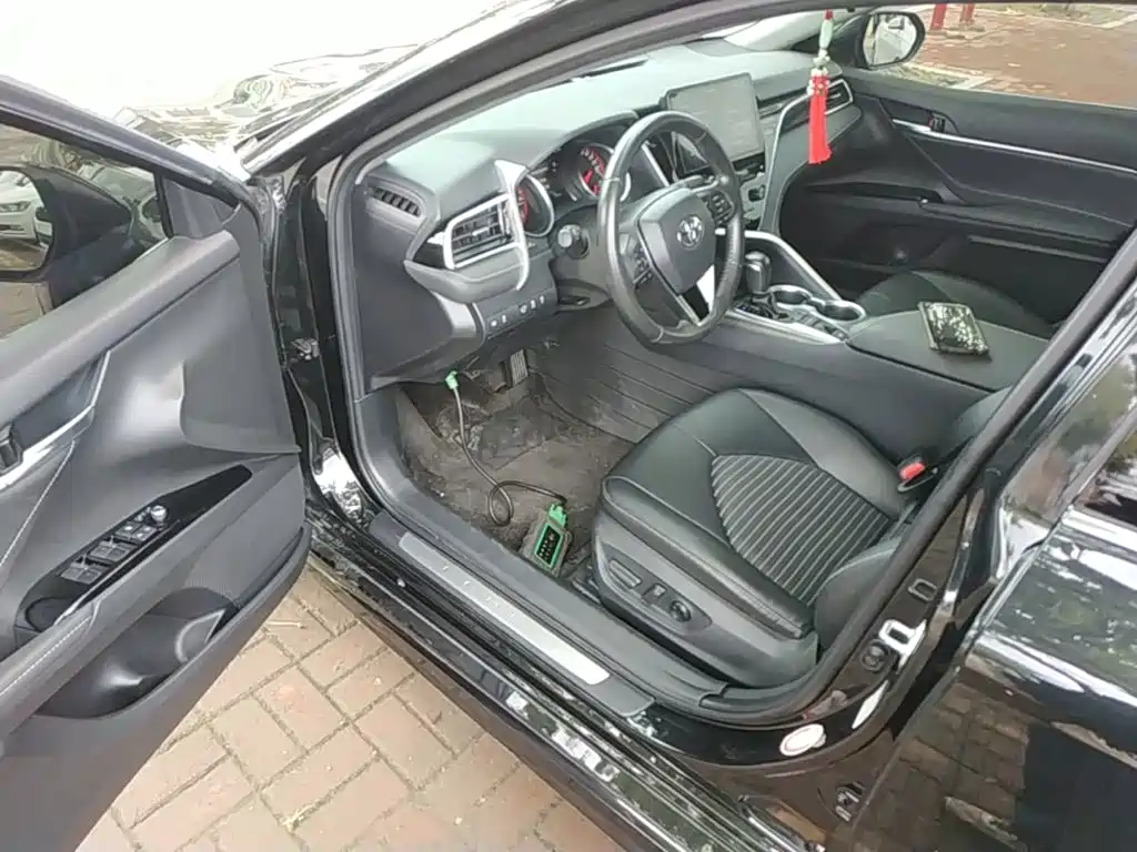Toyota Camry — миниатюра 16