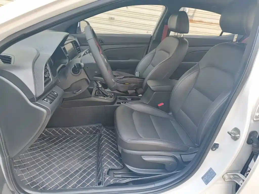 Hyundai Elantra — миниатюра 15