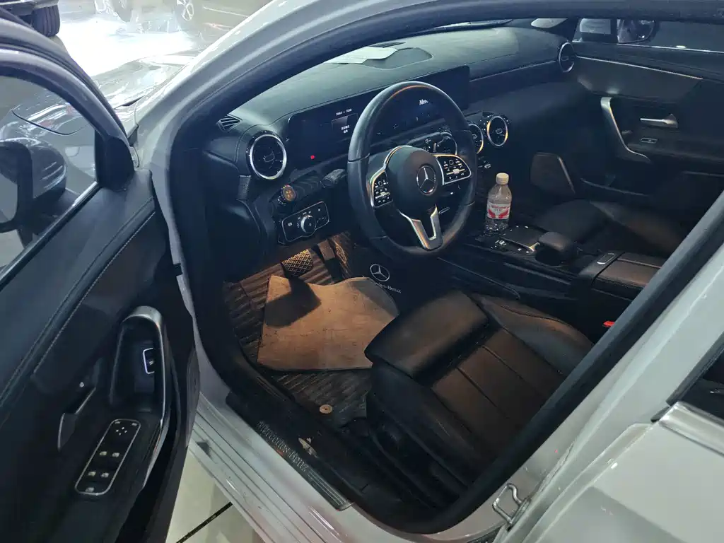 Mercedes-Benz A-Class — миниатюра 8