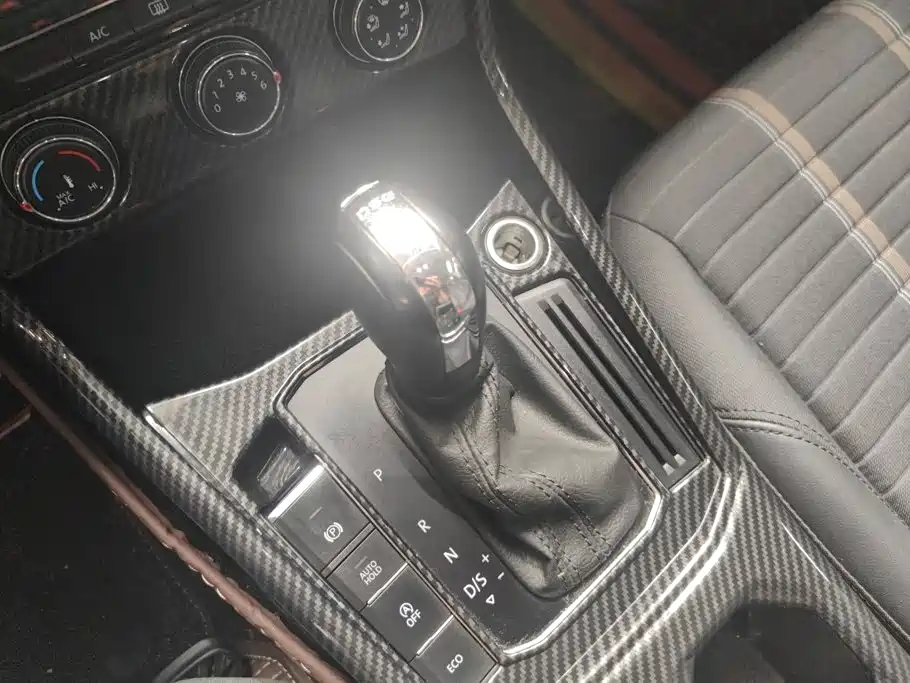 Volkswagen Lavida — миниатюра 16
