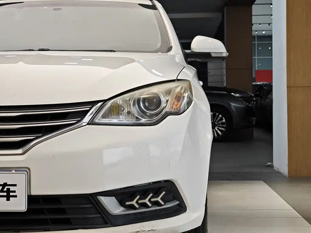 Roewe 360 2017 1.5L AT