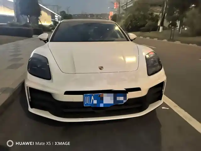 PORSCHE PANAMERA 2024