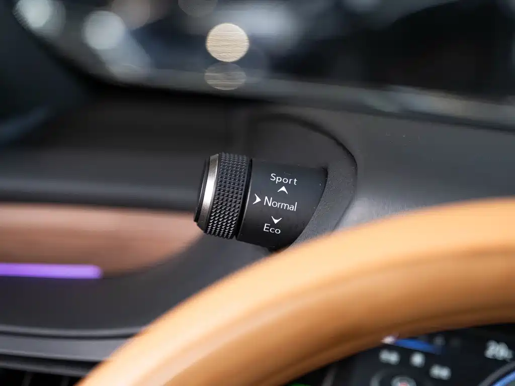 Lexus ES — миниатюра 23