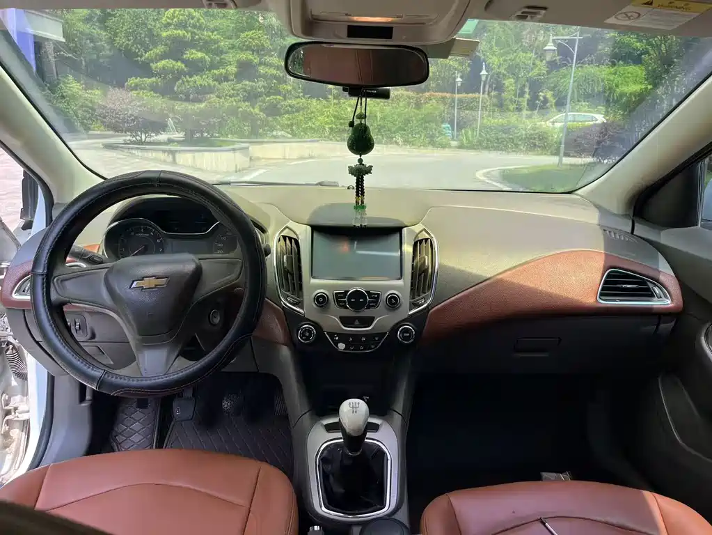 Chevrolet Cruze 2015 1.5L MT Elite
