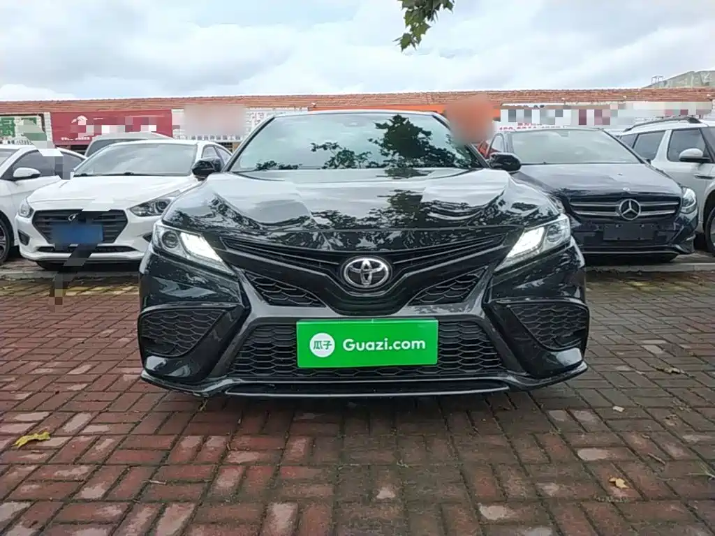 Toyota Camry — миниатюра 3