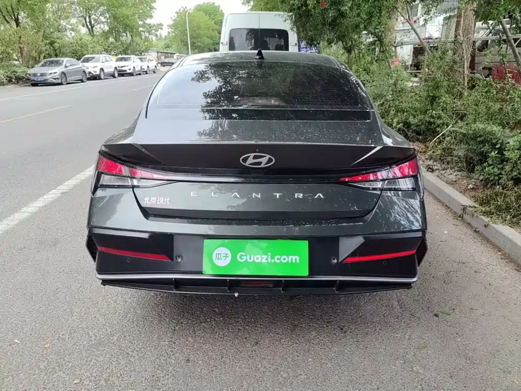 Hyundai Elantra — миниатюра 6