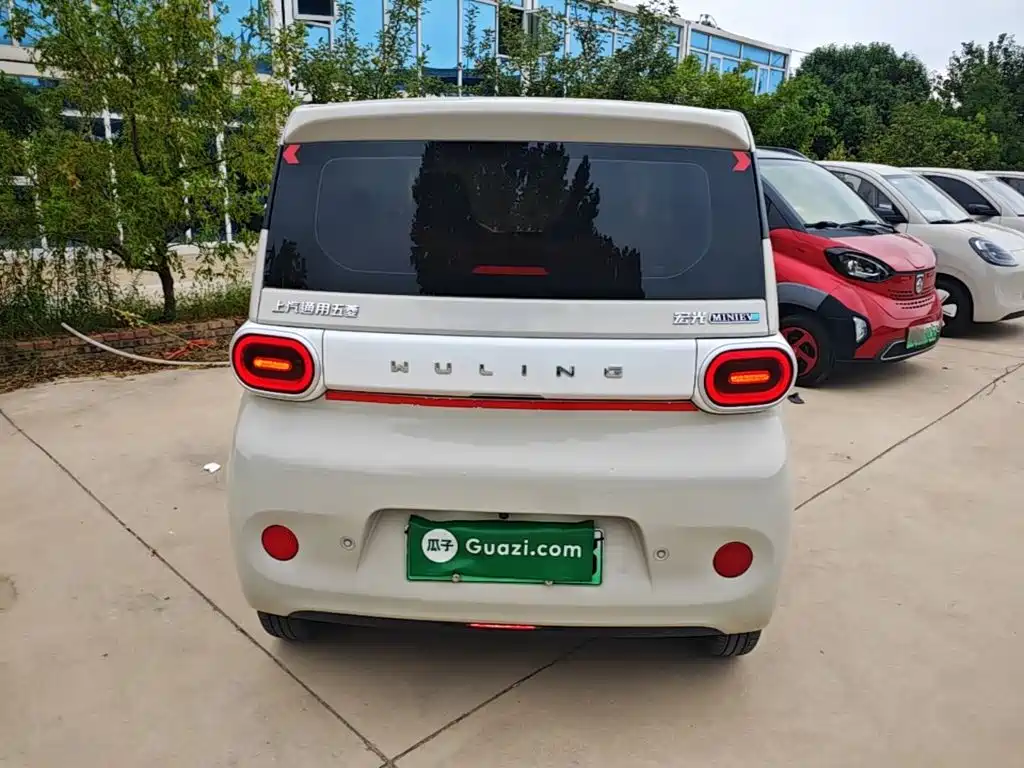 Wuling MINIEV — миниатюра 6