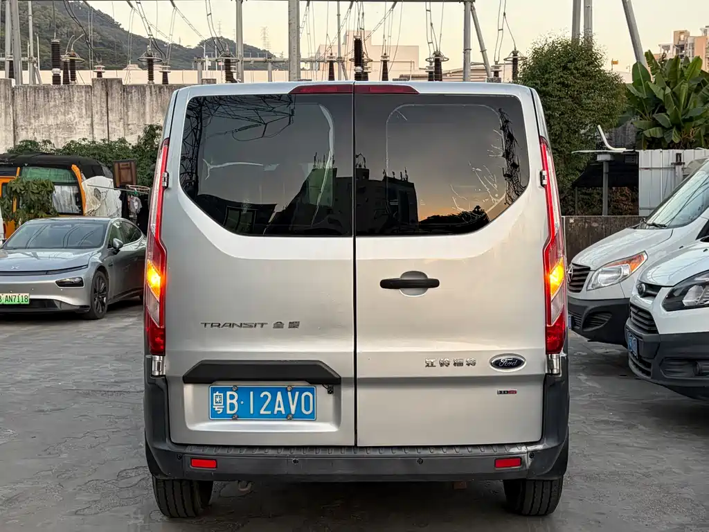 Ford Transit — миниатюра 10