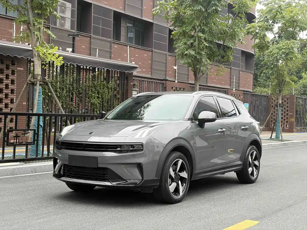 Lynk & Co 06 EM-P