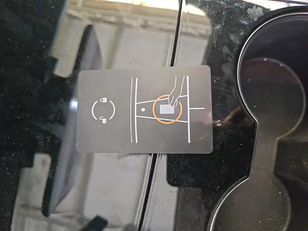 Tesla Model 3 — миниатюра 9