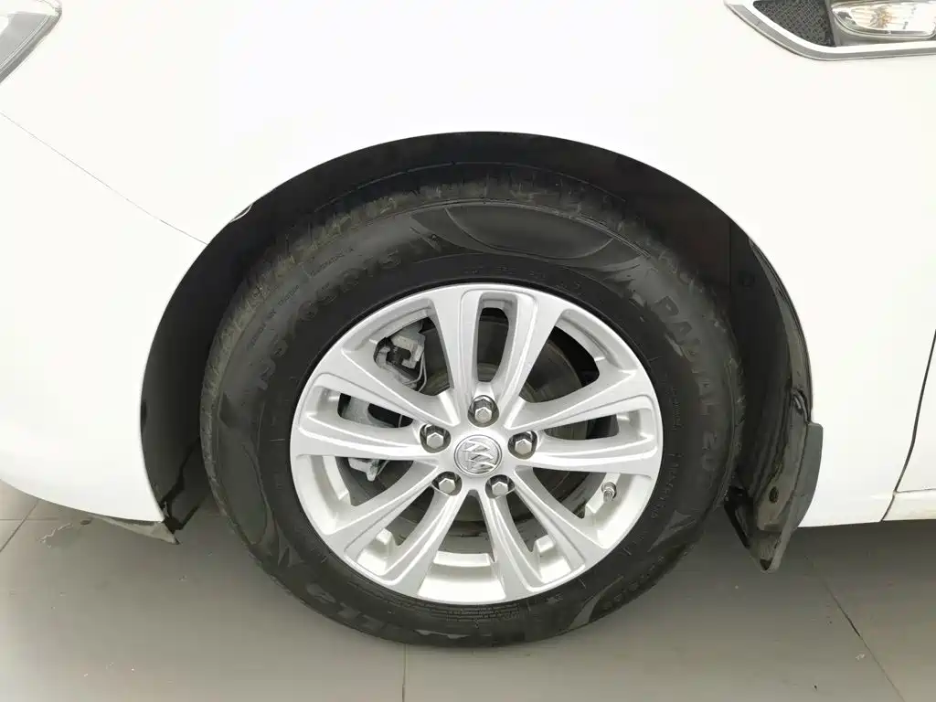 Buick Excelle — миниатюра 17