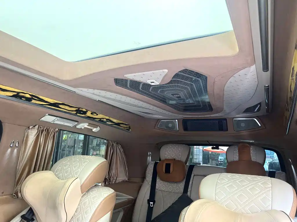 Mercedes-Benz V-Class — миниатюра 3