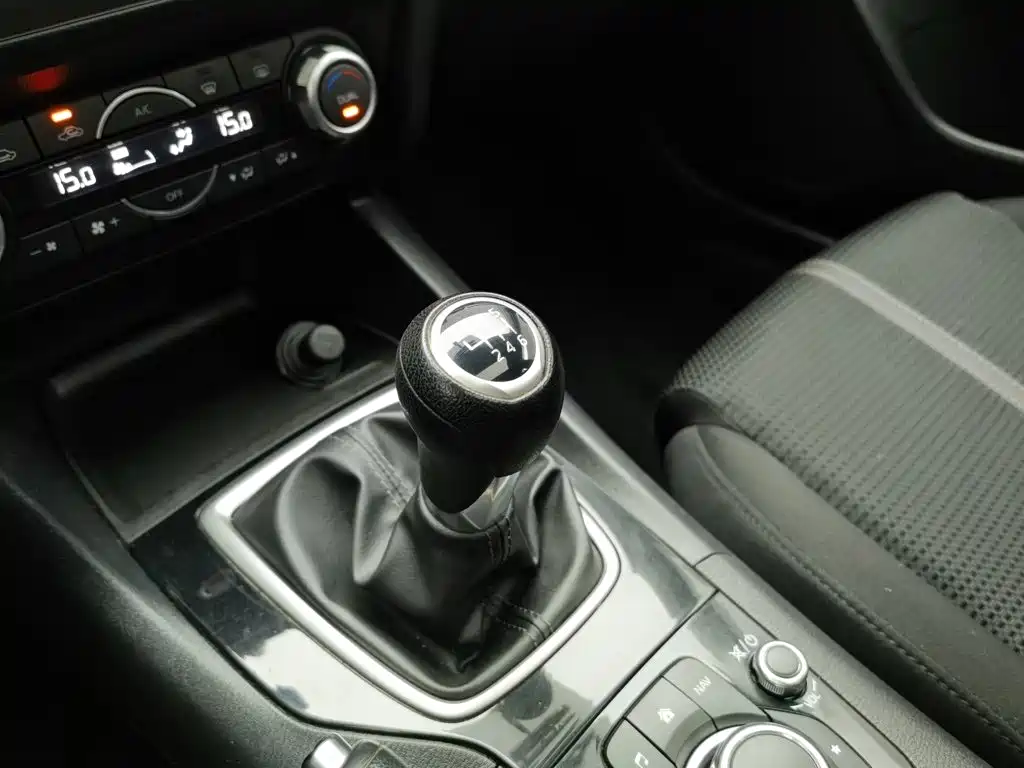 Mazda 3 Axela — миниатюра 13