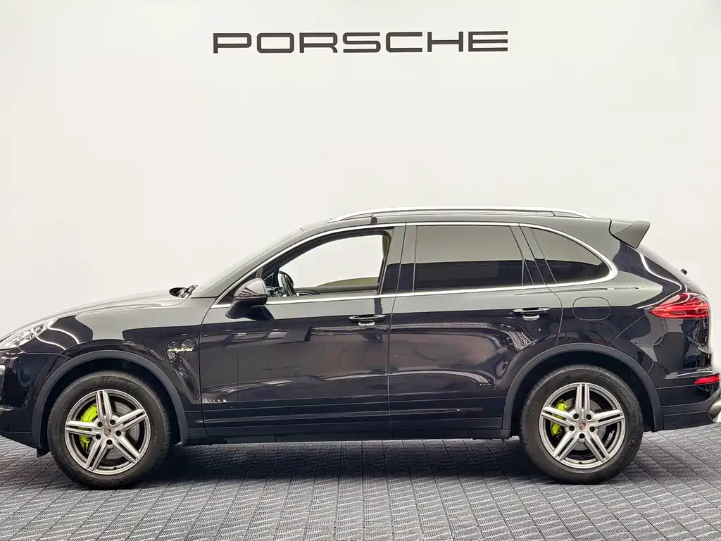 Porsche Cayenne Hybrid — миниатюра 4