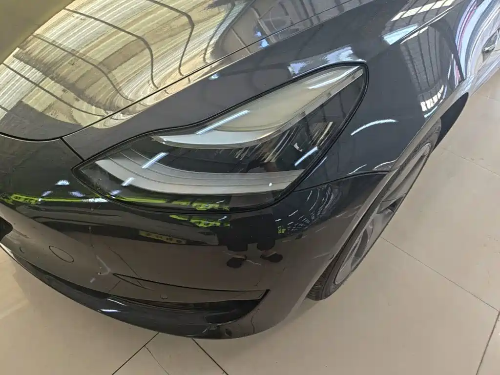 Tesla Model 3 — миниатюра 24