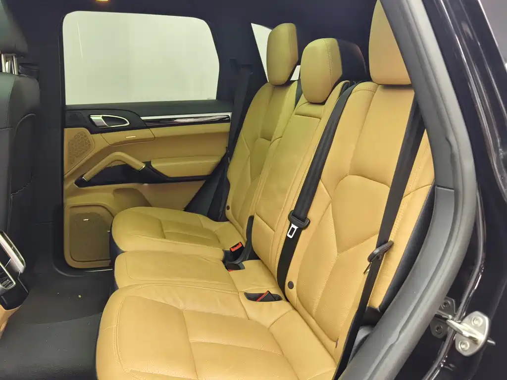Porsche Cayenne Hybrid — миниатюра 10