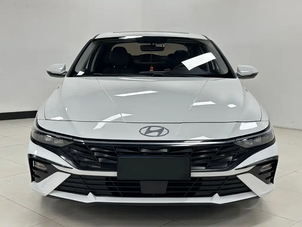 Hyundai Elantra — миниатюра 2