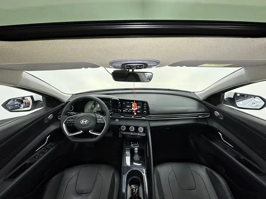 Hyundai Elantra — миниатюра 19