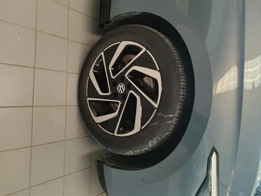 VOLKSWAGEN ID.7 VIZZION