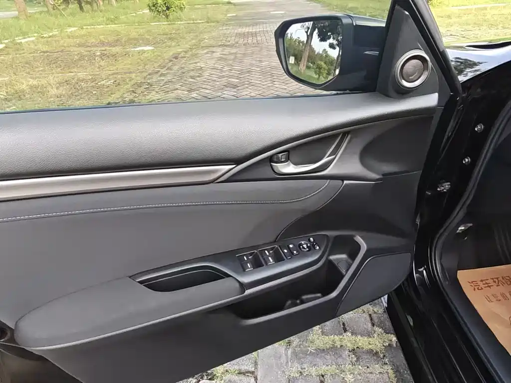 Honda Civic — миниатюра 18