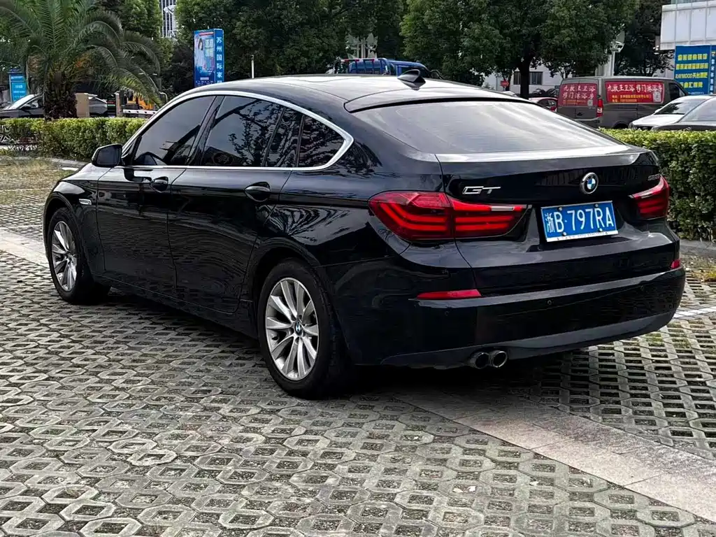 BMW 5 Series GT — миниатюра 6