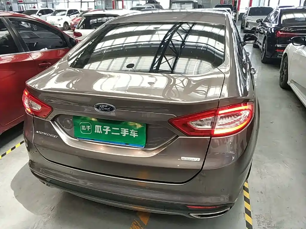 Ford Mondeo — миниатюра 6