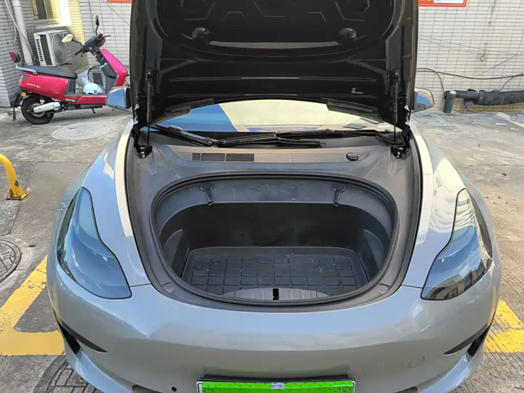 Tesla Model 3 — миниатюра 20