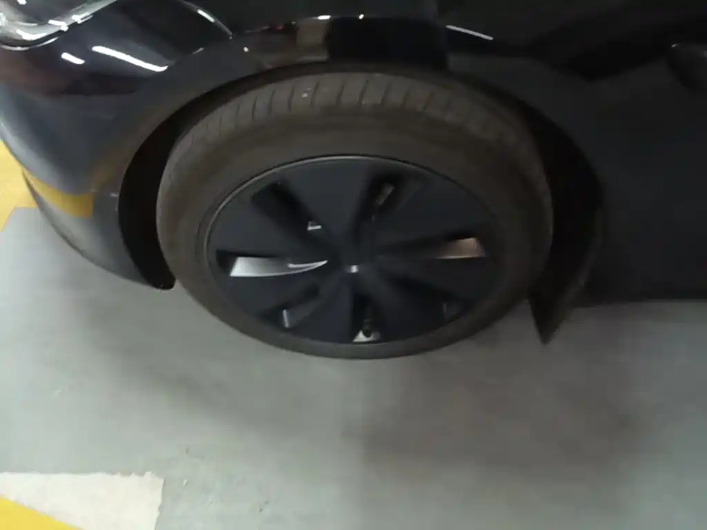 Tesla Model 3 — миниатюра 23