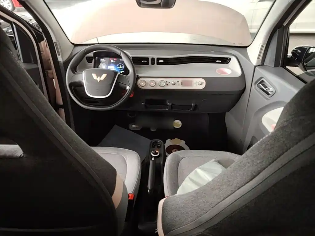 Wuling MINIEV — миниатюра 10