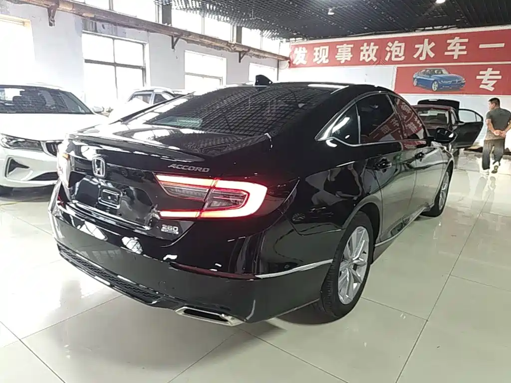 Honda Accord — миниатюра 7