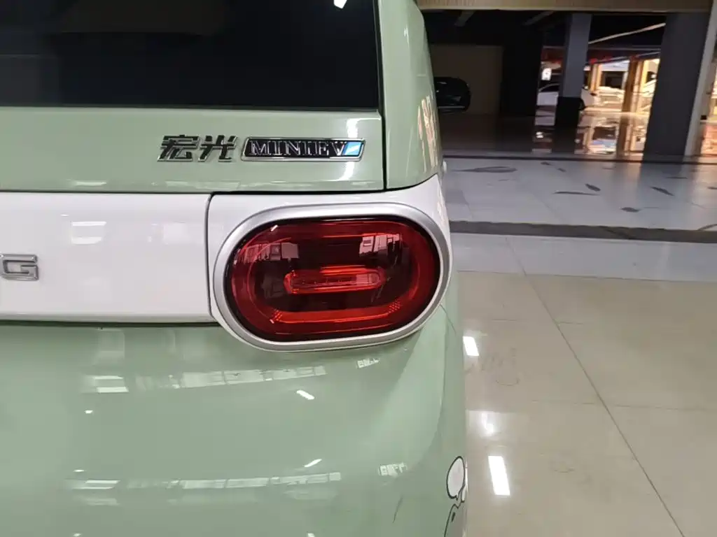 Wuling MINIEV — миниатюра 8