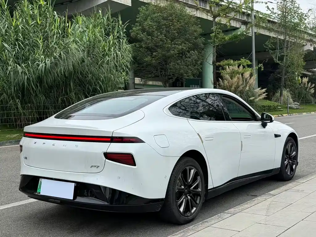 XPeng P7 — миниатюра 8