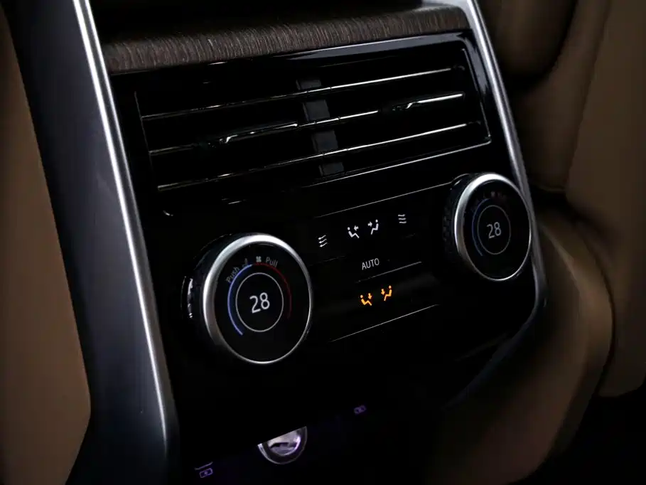 Land Rover Range Rover — миниатюра 18