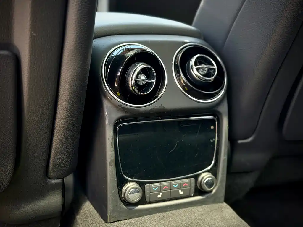Jaguar XJ — миниатюра 13