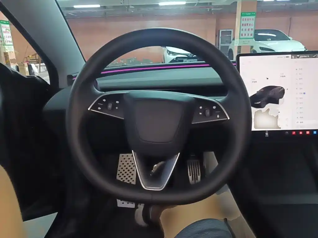 Tesla Model 3 — миниатюра 11