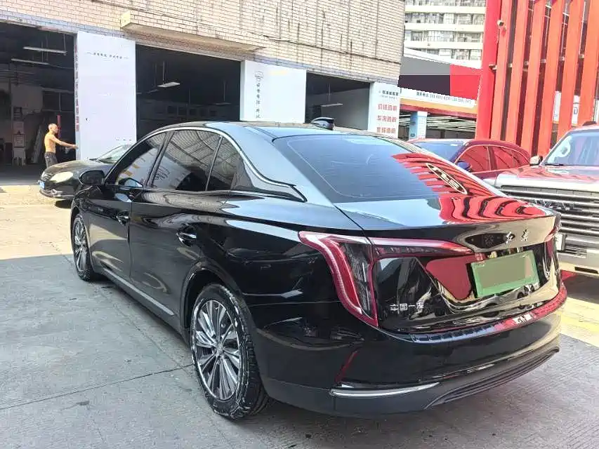 Hongqi Hongqi E-QM5 — миниатюра 6