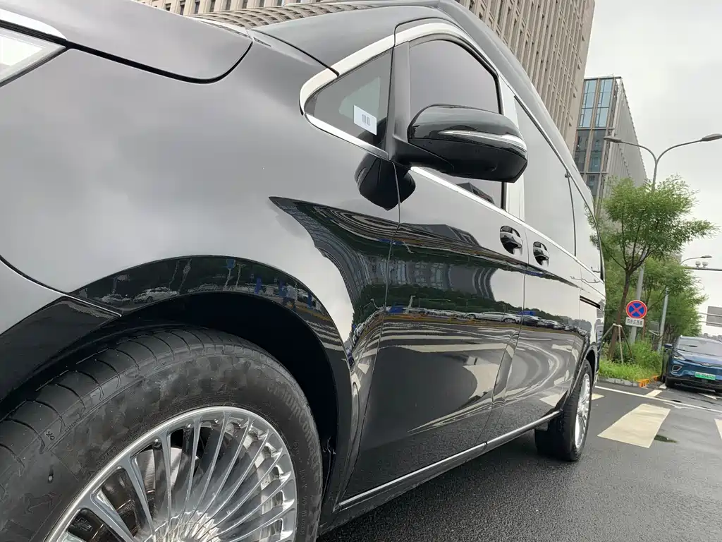 MERCEDES-BENZ V CLASS