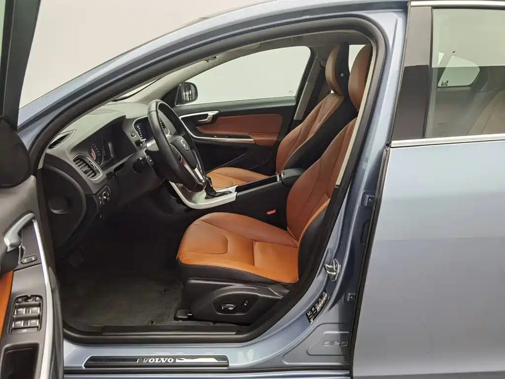 Volvo S60 — миниатюра 10