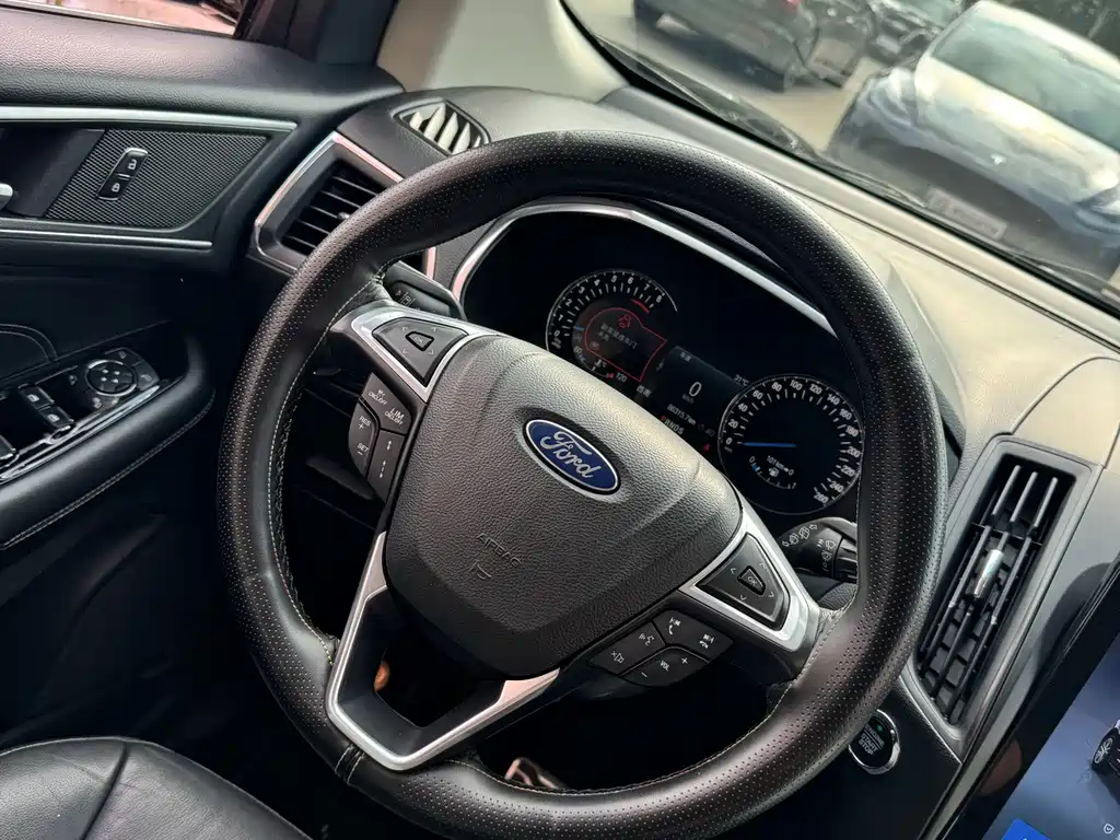 Ford Edge — миниатюра 14